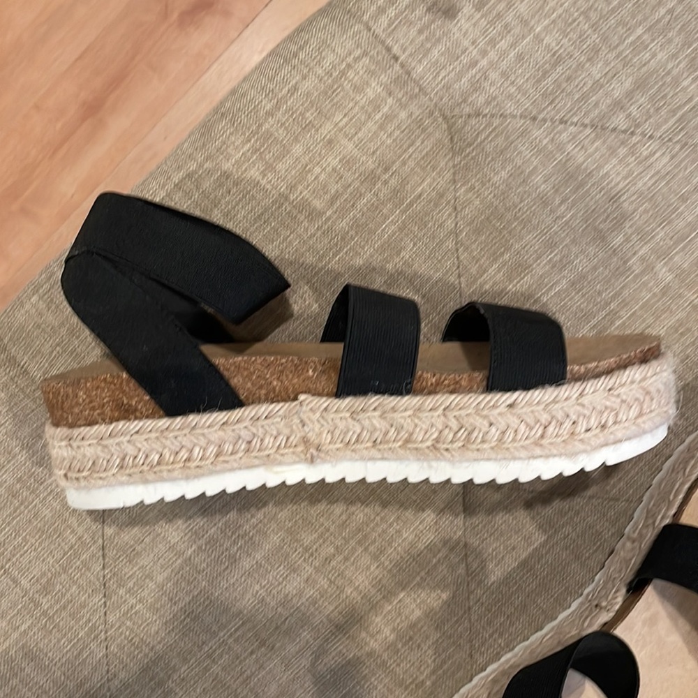 Sprit Shoes - Picture 3 of 6